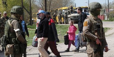 РФ собирается переселять украинцев с оккупированных территорий: зачем Путин принял новый закон