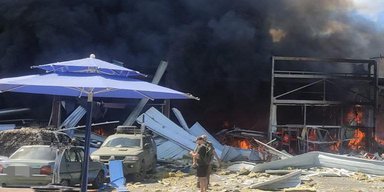 Удар по супермаркету в Костянтинівці: загинуло 4 людини, 24 поранені (відео)