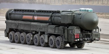 Чому РФ змарнувала єдину наявну ракету "Орешник": які комплекси ППО можуть збити БРСД