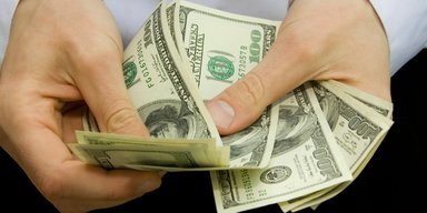 Работа за бугром. Почему доходы трудовых мигрантов менее важны для экономики, чем заработки в Украине