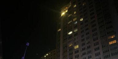 Уламки потрапили в житловий будинок, почалася пожежа: Росія атакувала Київ дронами-камікадзе (фото)