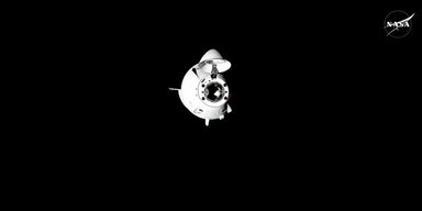 Корабель SpaceX прибув на МКС, щоб забрати додому застряглих у космосі астронавтів (відео)