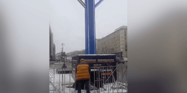 "Справил нужду": в Киеве задержали мужчину, который осквернил ханукию на Майдане (видео)