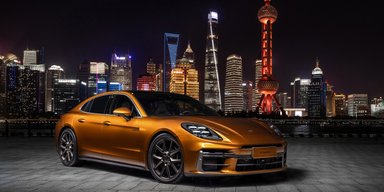 Інноваційний салон і "розумна" підвіска: представлено новий Porsche Panamera 2024 (фото)