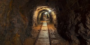 Найбільше у світі родовище. В албанській шахті знайдено невичерпне джерело чистого палива