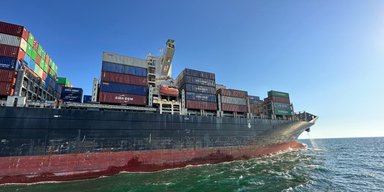 Впервые после отмены зерновой сделки: из одесского порта вышел контейнеровоз с грузом (фото)