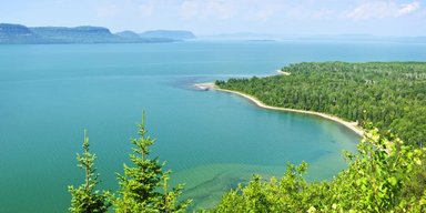 Чи бояться озера темряви. Чому насправді вода з водойм не просочується в надра Землі
