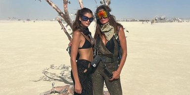 Синди Кроуфорд с дочерью Кайей выбрала парные образы на Хэллоуин 2023 (фото)