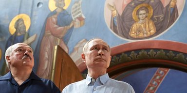 У церкві помітили фреску, на якій солдат ЗС РФ перев'язує пораненого бійця ЗСУ (фото)