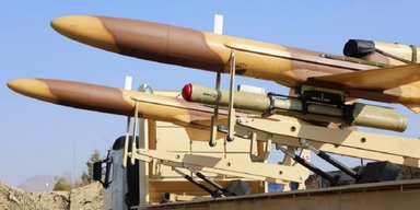 Истребитель ракет и беспилотников: армия Ирана "скрестила" дрон Karrar и ЗРК (видео)