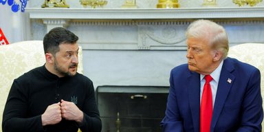 Високопосадовці Трампа зв'язуються із Зеленським, щоб повернути переговори у "правильне русло", — CNN