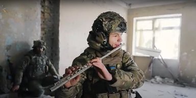 "Щедрик" в руїнах: бійці ССО привітали з Різдвом та показали, який вигляд має Покровськ (відео)
