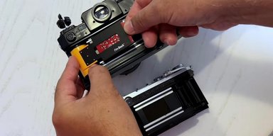 Хіпстери в захваті: цей модуль перетворить будь-який ретро-фотоапарат на цифровий (відео)