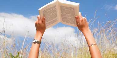 Когда размер (тиража) имеет значение. Лучшие романы сентября в обзоре Юрия Володарского