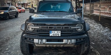 400-сильный хищник: в Киеве засветился экстремальный внедорожник Ford (фото)
