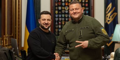 Залужний сам просив: Зеленський прокоментував призначення послом колишнього головкома