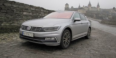 Бизнесмен на большой дороге. Чем удивил Volkswagen Passat восьмого поколения в комплектации Premium R-Line