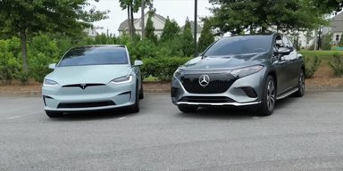 Експерти порівняли новітній електрокросовер Mercedes і Tesla Model X (відео)