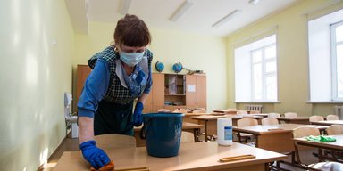 Дети и пандемия. Безопасно ли открывать двери школ в условиях второй волны коронавируса?
