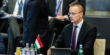 "Влияет на длительность войны": в Венгрии рассказали, почему не помогают Украине оружием