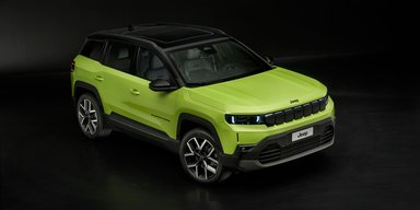 Jeep выводит на рынок электрифицированный кроссовер с запасом хода 850 км (фото)
