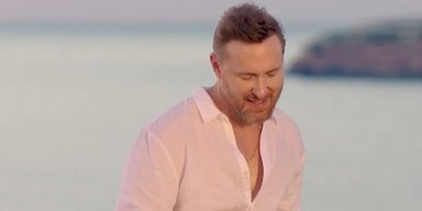 56-летний диджей Дэвид Гетта показал новорожденного сына (фото)