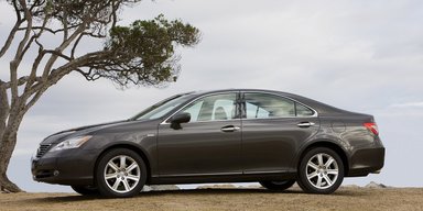 В Україні виявили розкішний 16-річний Lexus із пробігом менш ніж 1000 км (фото)