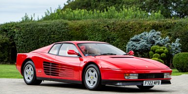 Зірка 80-х: на продаж виставили культовий суперкар Ferrari чемпіона "Формули-1" (фото)