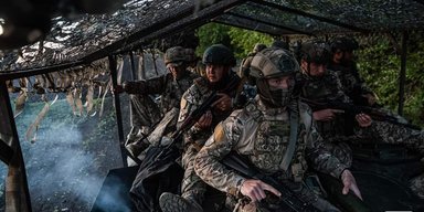 "Жертвує результатами": ЗС РФ перекидають війська з-під Сум на Покровський напрямок (відео)