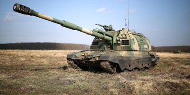 "Згоріла на роботі": український дрон знищив російську САУ МСТА-С за $1,6 млн (відео)