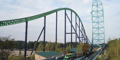 Відчуття невагомості: найекстремальніші американські гірки розганяють до 206 км/год (відео)