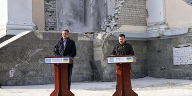 У партнерів є інші види зброї: Зеленський прокоментував нестачу снарядів для ЗСУ (відео)