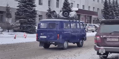 "Увага всім!": в усіх регіонах Росії лунали сирени тривоги, що сталося (відео)
