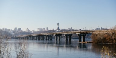 Відрізати Лівий берег: Росія готова бити по мостах у Києві — як цьому протистояти