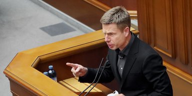 Скандал в Раде: нардепы Гончаренко и Княжицкий обвинили друг друга в работе на РФ (видео)