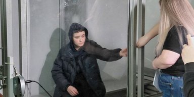 Не знала, что было в пакете: подозреваемая в теракте во Львове расплакалась в зале суда (видео)
