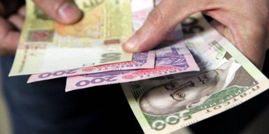 Бюджетникам підвищать зарплати, але профспілки не задоволені: експерти назвали причину