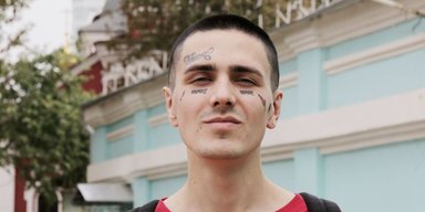 Відомий російський репер Face засудив Макса Коржа за відсутність позиції щодо війни в Україні (відео)