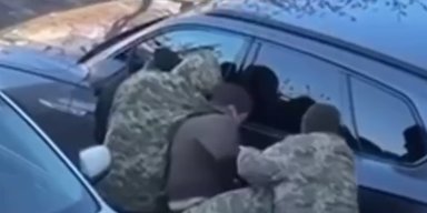 В Луцке "бусифицировали" экс-заместителя начальника Буковинской таможни Терещенко, — журналист
