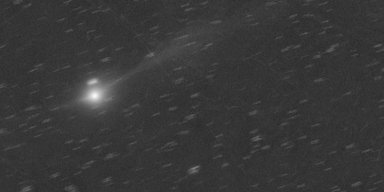 Межзвездный объект 3I/ATLAS проявляет неожиданную активность: растет огромный хвост (фото)