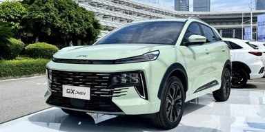 Представлен новый кроссовер от JAC и Huawei с запасом хода 1300 км (фото)