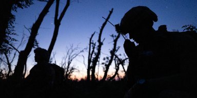 Йшли по трупах, що гниють, через міни і відбивалися від атак: WSJ про битву за Вербове (фото)