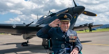 Ушла эпоха: в 105 лет умер последний участник Битвы за Британию