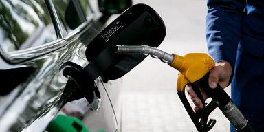 Дизель почти по 40 гривен: в Украине дорожает топливо на АЗС после новостей о вторжении РФ