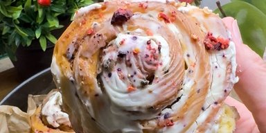 Вкуснейшие булочки с оригинальным ингредиентом: пошаговый рецепт