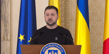 "Возможно, кто-то против": Зеленский объяснил, почему не выступил перед парламентом Румынии (видео)