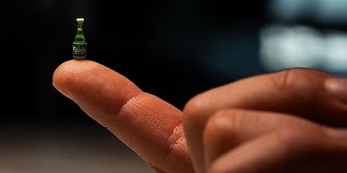 Найменше пиво у світі: данська пивоварня випустила пляшку об'ємом 0,05 мілілітра (фото)