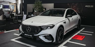 Понад 600 сил і 3,8 с до сотні: в Україну привезли новий спортивний седан Mercedes (фото)