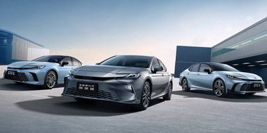 Нова Toyota Camry 2024 виходить на ринок: подробиці та ціни (фото)
