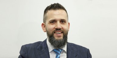 Реформатор с котенком. Максим Нефьодов о том, как провести приватизацию с помощью соцсети